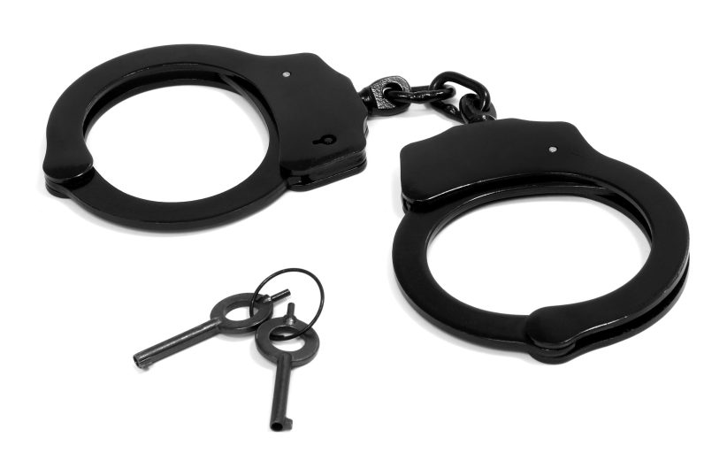 handcuffs-2202224_1920