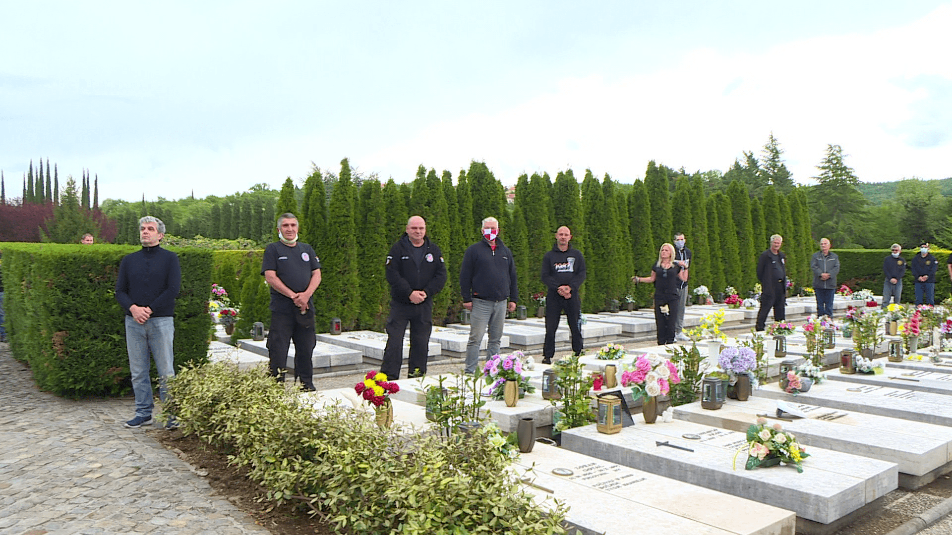 Polaganje vijenaca uz kontroverzni pozdrav: Braniteljske udruge traže ostavku Milanovića!