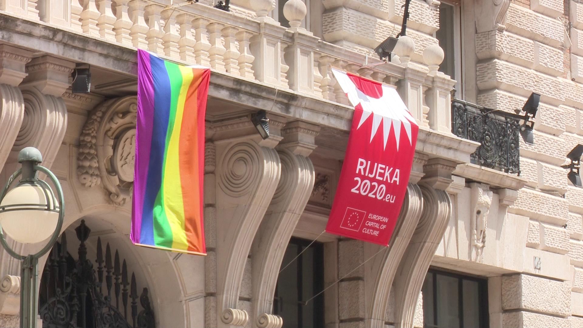 Izvješena zastava povodom Međunarodnog dana borbe protiv homofobije i transfobije