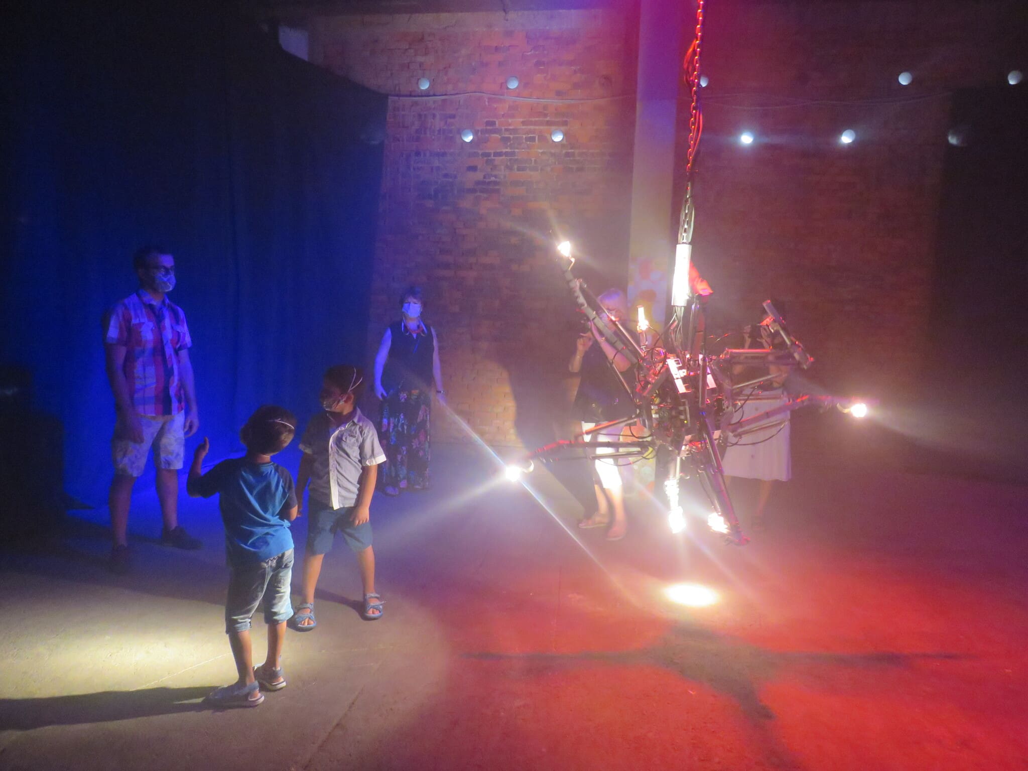 Zbog velikog interesa publike Histerične mašine u Rijeci ostaju dva tjedna duže