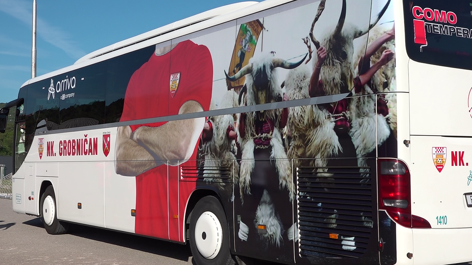 Novi klupski autobus nogometaša Grobničana s motivima Grobničkih dondolaša