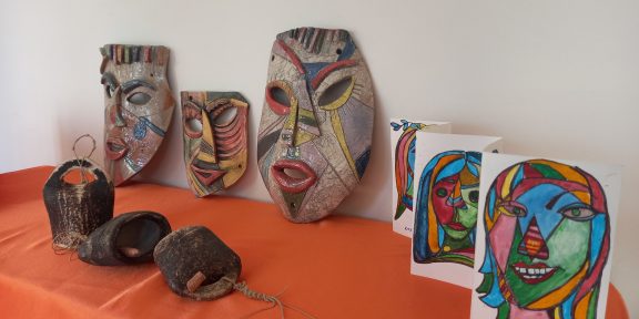 raku keramika - maske i zvona