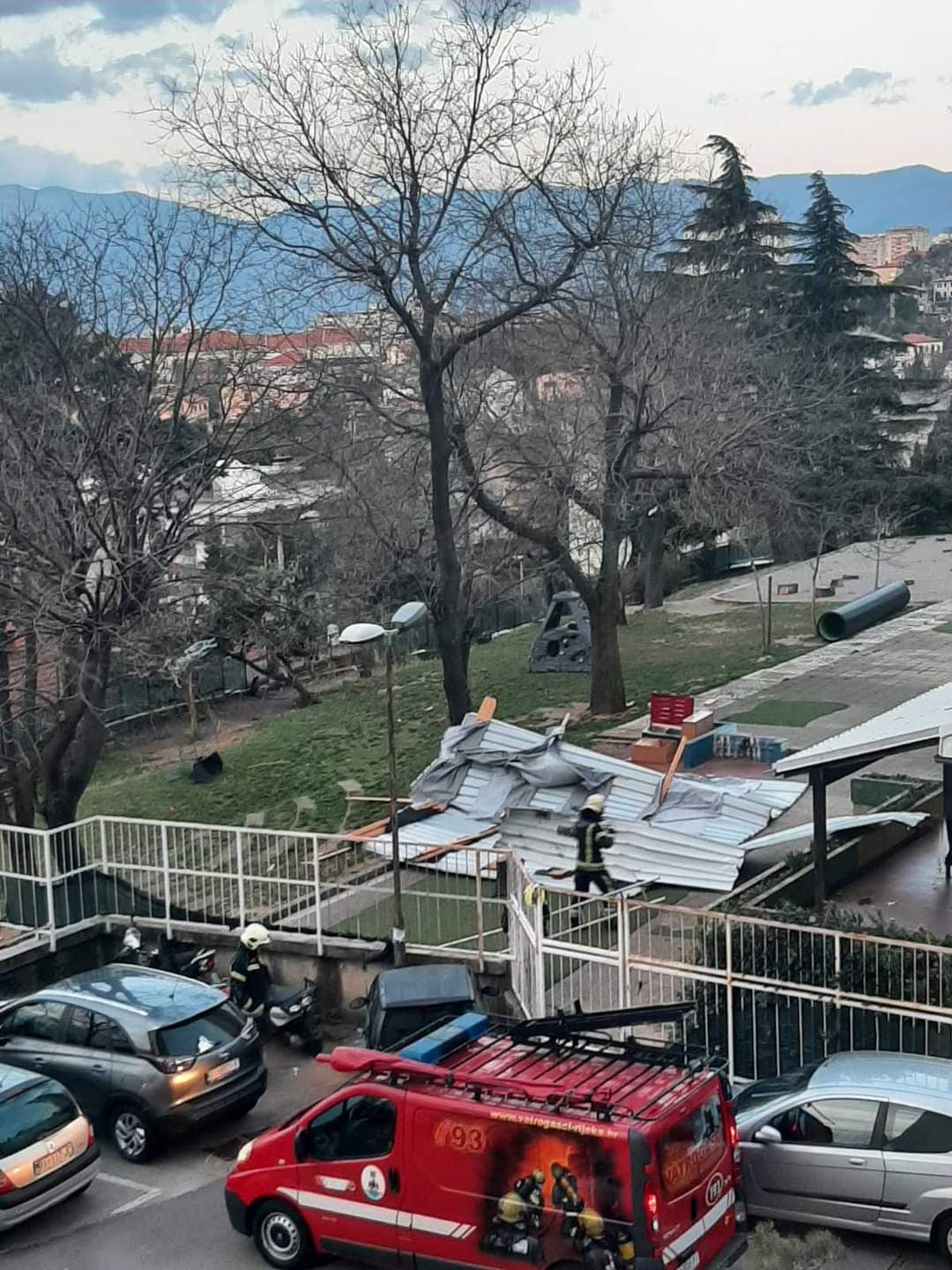 Vatrogasci zbog bure imali puno posla