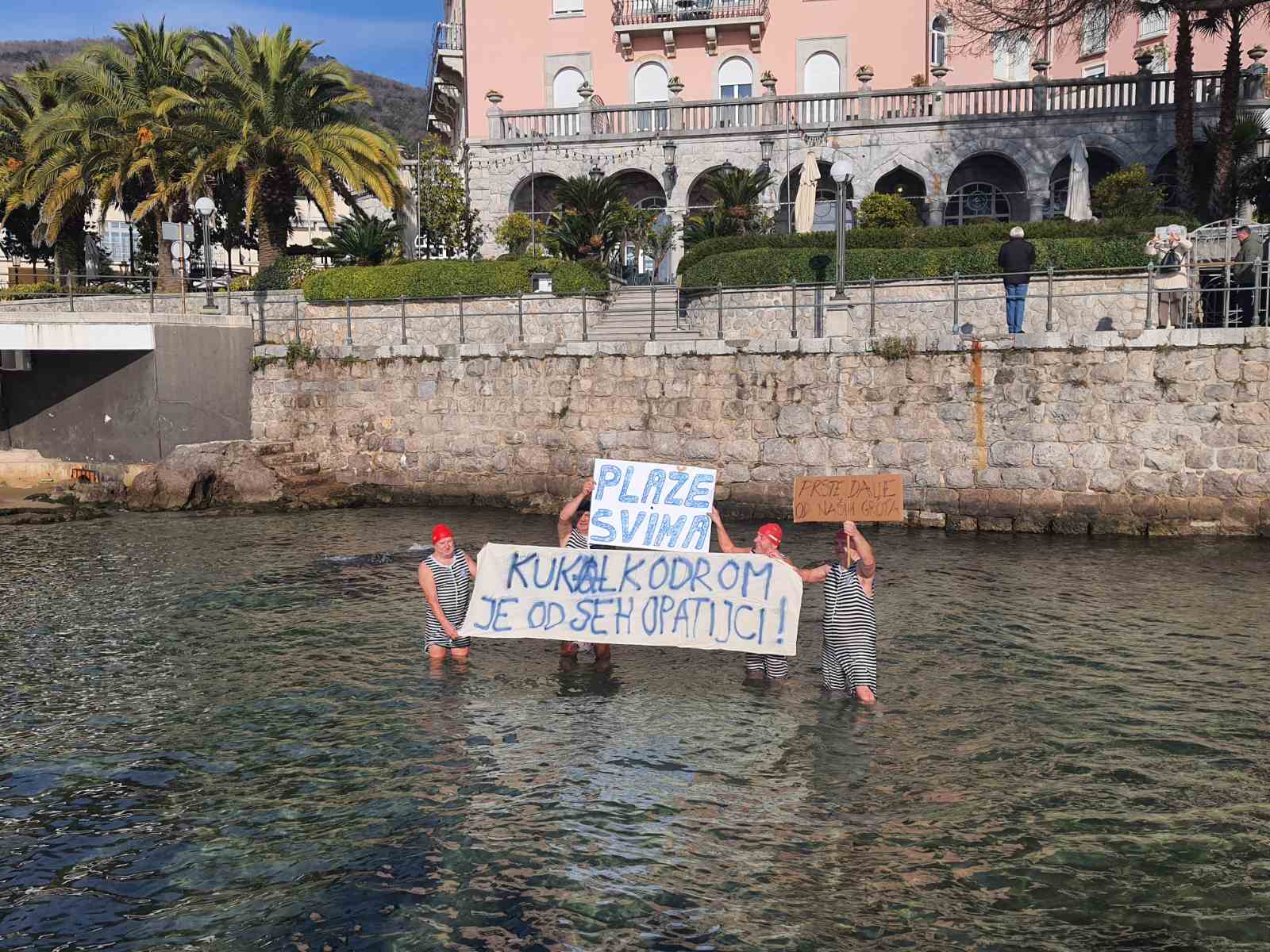 Plaže svima: U Opatiji održan prosvjed protiv ograničenog pristupa plažama