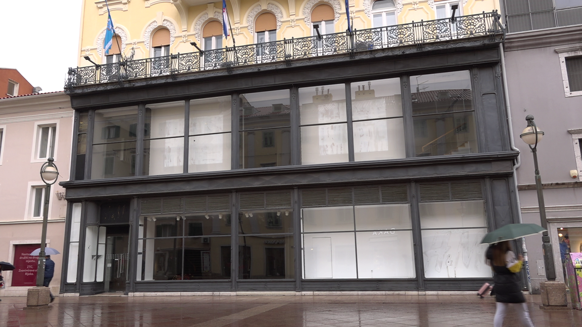 Veliki gradski prostor, u kojem je bio H&M, stoji prazan. Pokrenuta inicijativa da se stavi u kulturne svrhe!