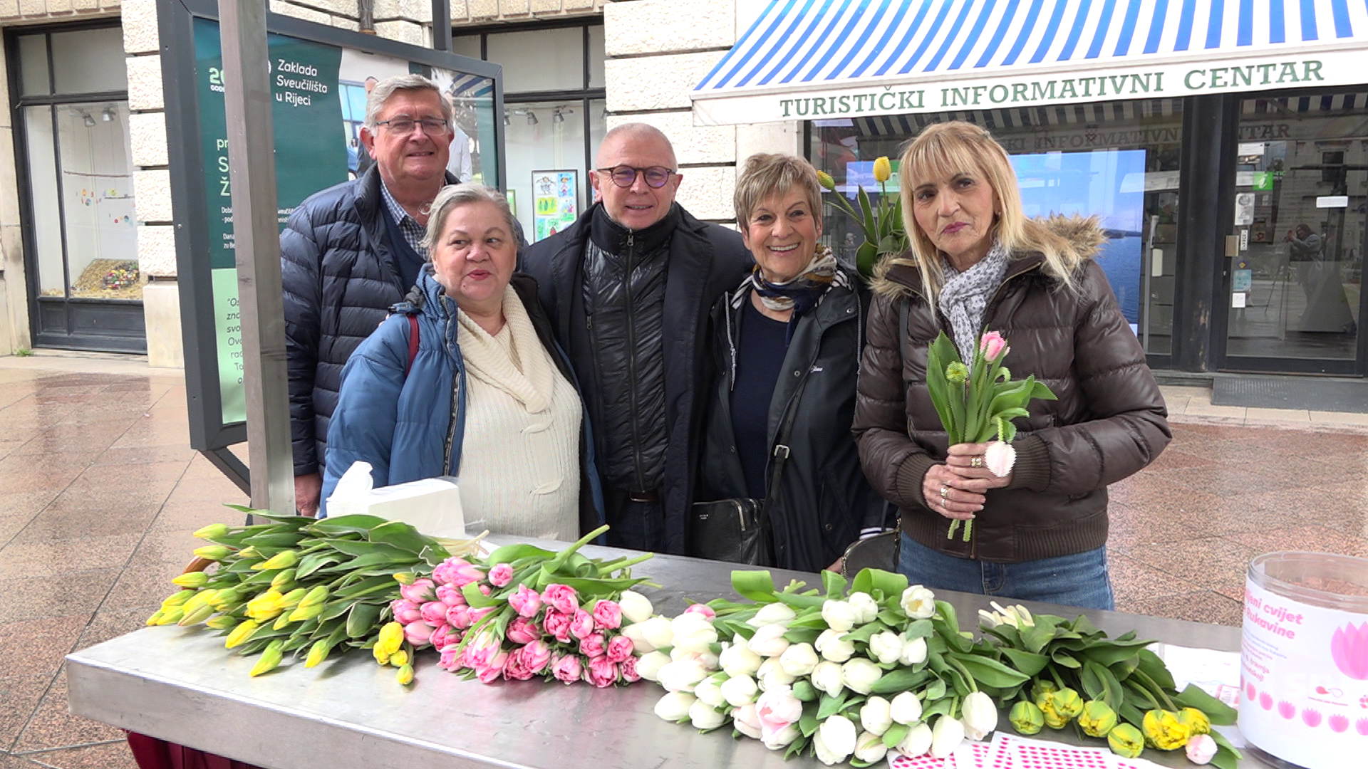 Na Korzu održana Humanitarna akcija prodaje tulipana, omiljenog cvijeta Ane Rukavine