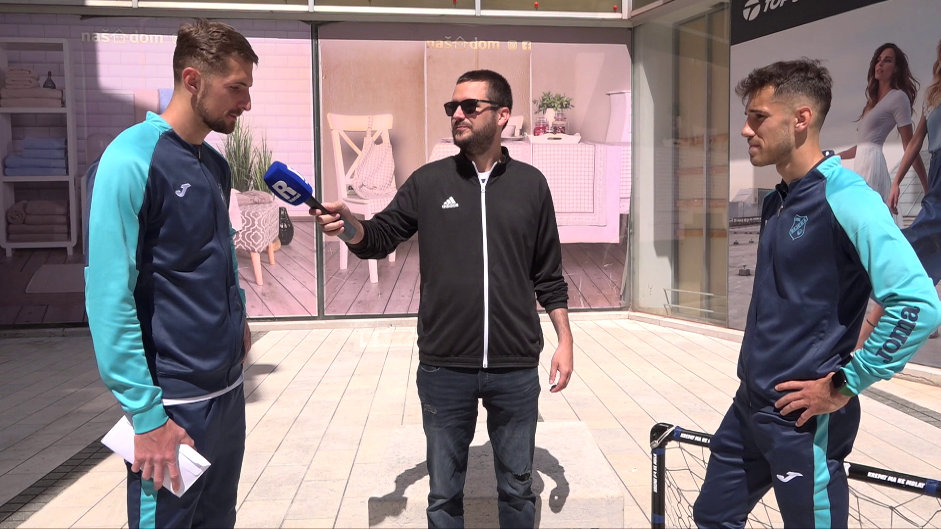 Anton Krešić i Bruno Goda na Korzu darivali navijače