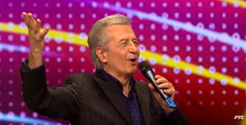 Miroslav Ilić nastupa na Festivalu harmonike u Gomirju