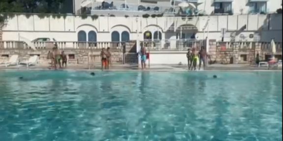 Županija pliva: Projekt obuke plivanja stigao u Novi Vinodolski