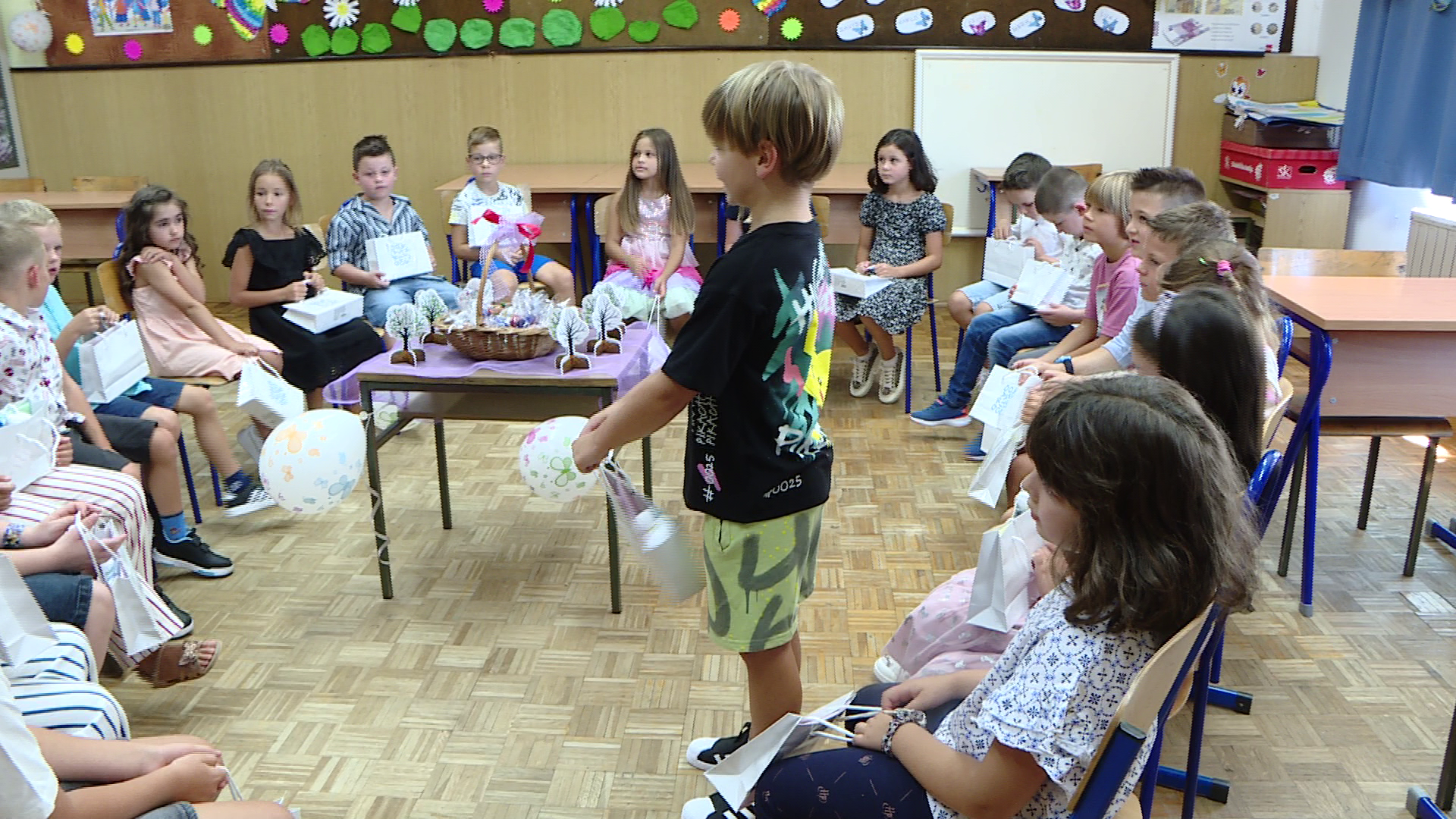 Učenici se vratili u školske klupe