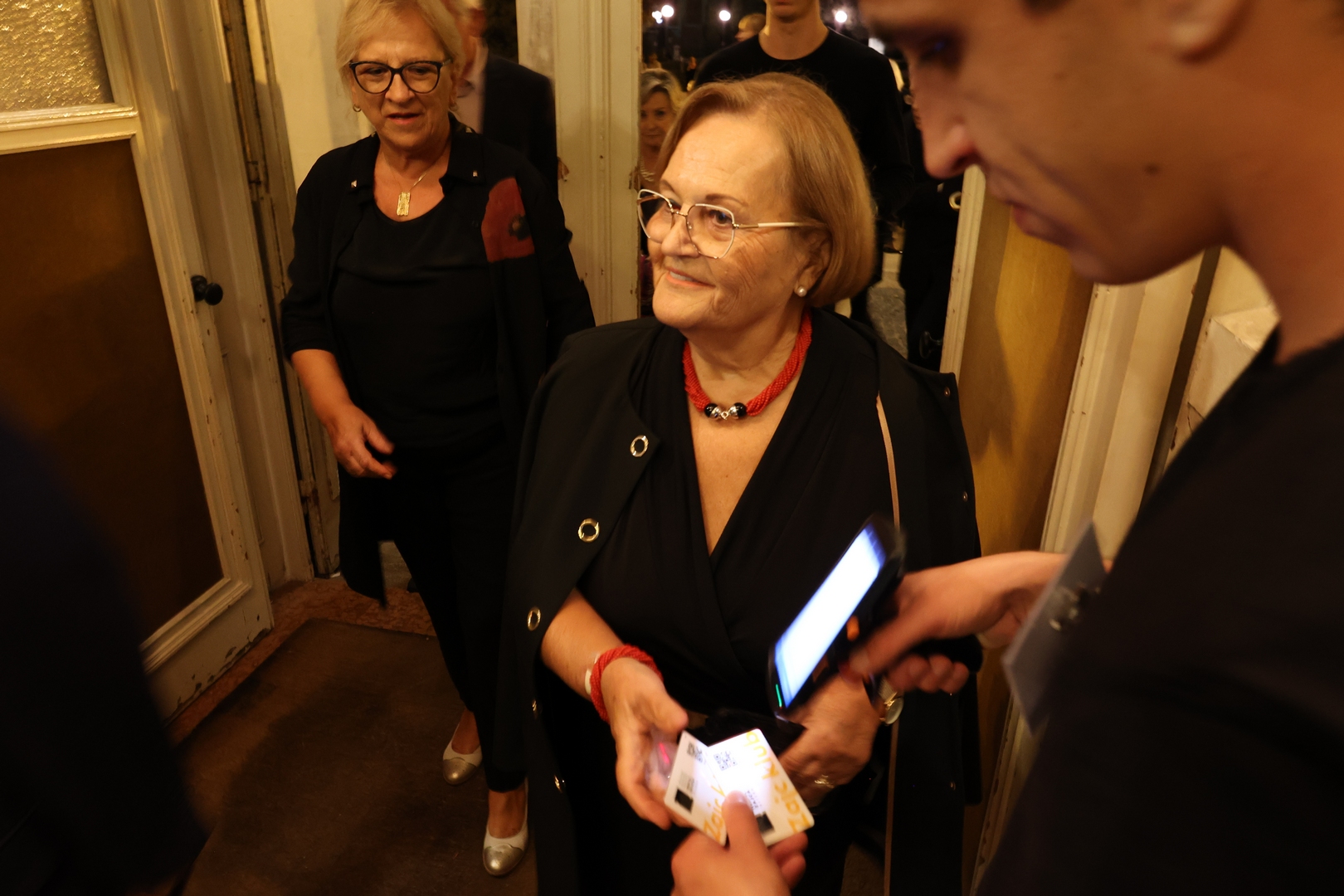 HNK Ivana pl. Zajca prvo je hrvatsko kazalište koje je uvelo hibridnu karticu