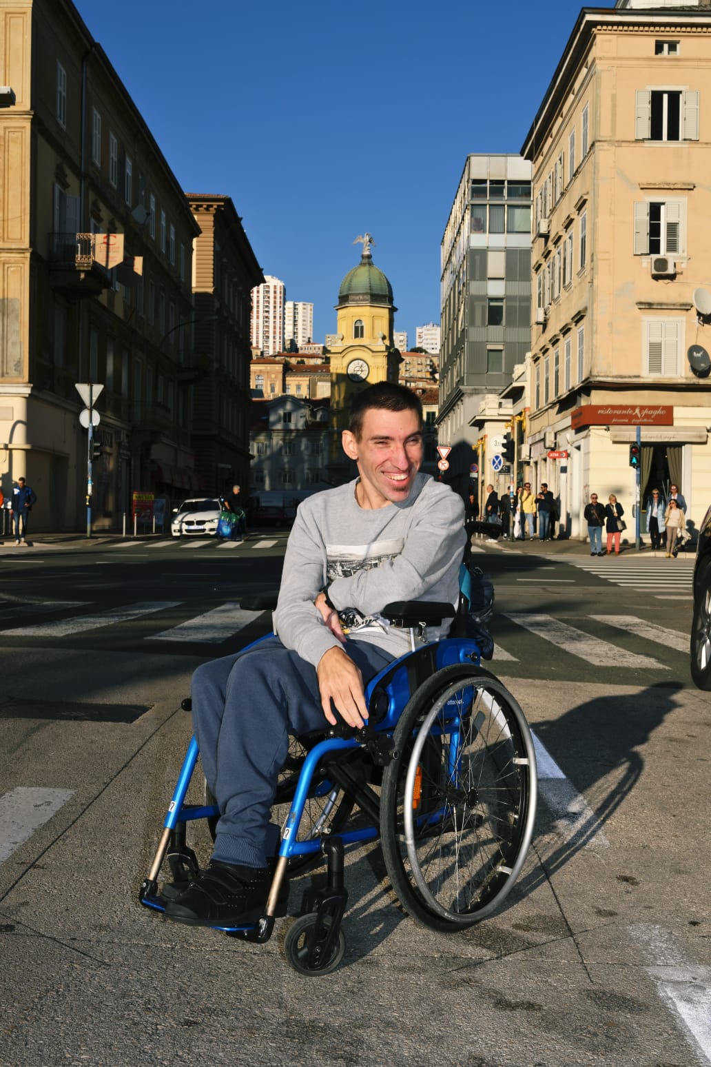 Svestranog Kristijana Trampuža cerebralna paraliza nije spriječila da živi 100 na sat: Bavi se sportom, pjeva, sudjeluje u Karnevalu