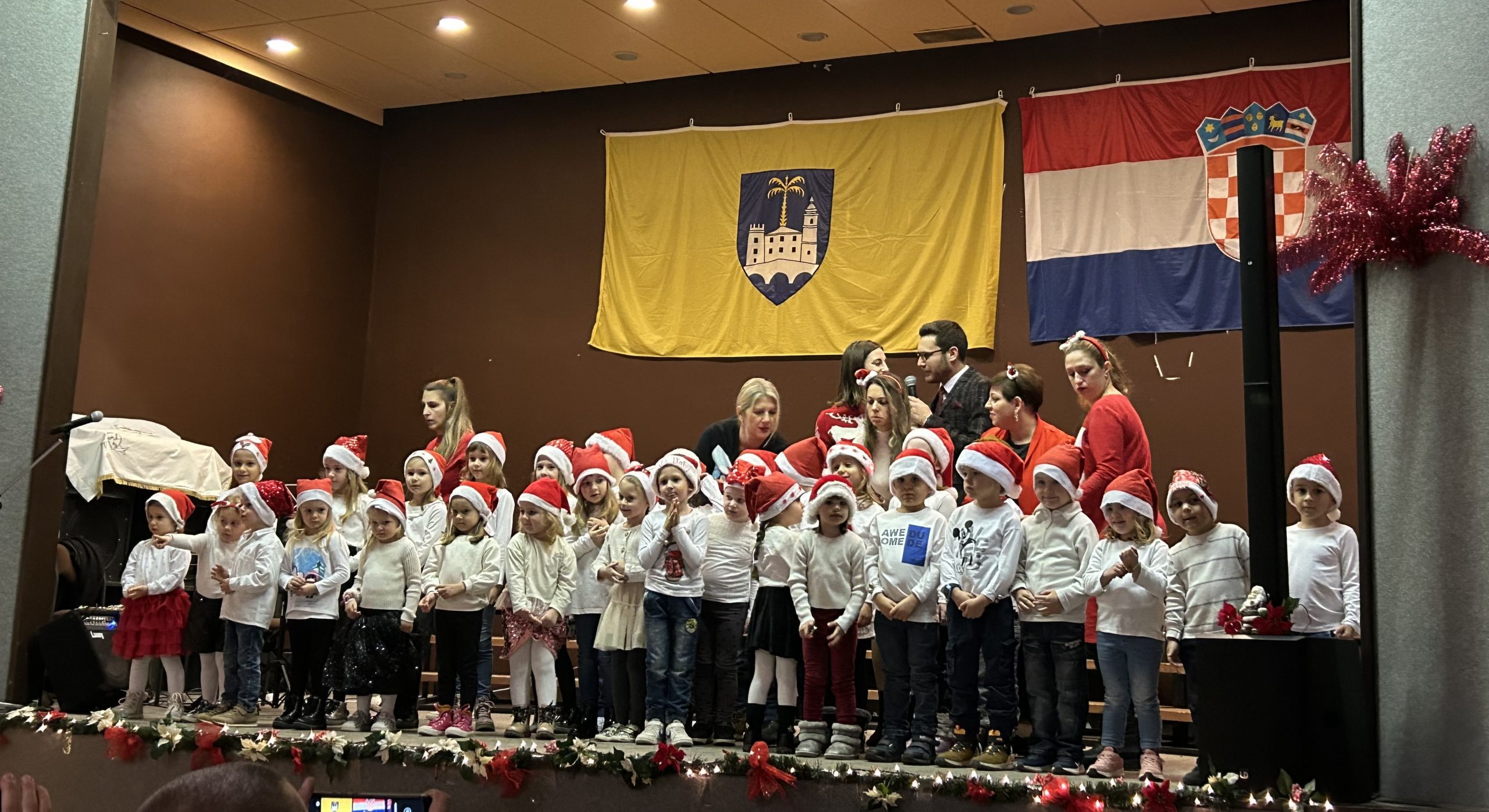 U Jadranovu održan tradicionalni božićno-novogodišnji koncert KUD-a Martin Matetić