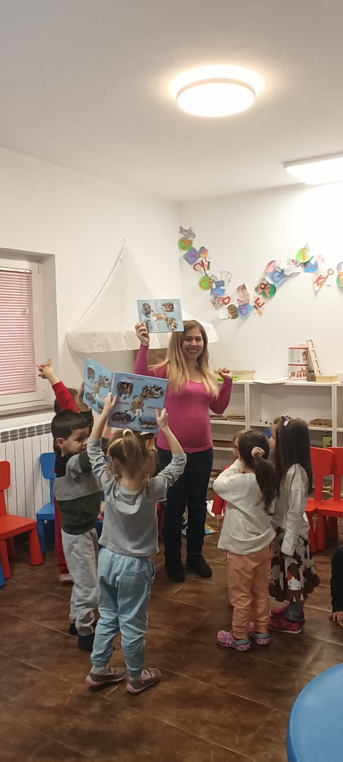 Promovirana nova slikovnica o Halubajskim zvončarima na engleskom jeziku