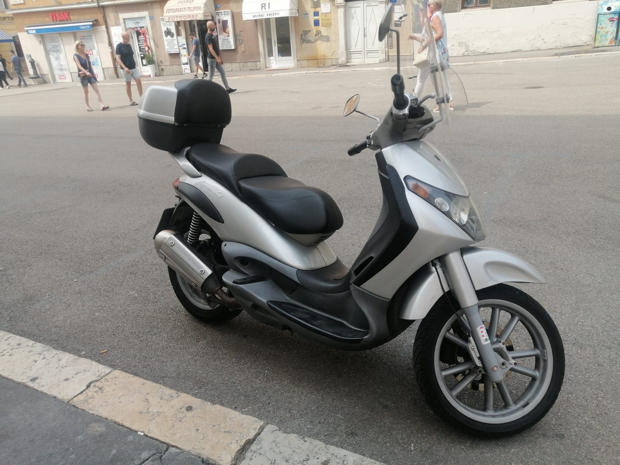 U prometnim nesrećama ozlijeđene dvije motociklistice