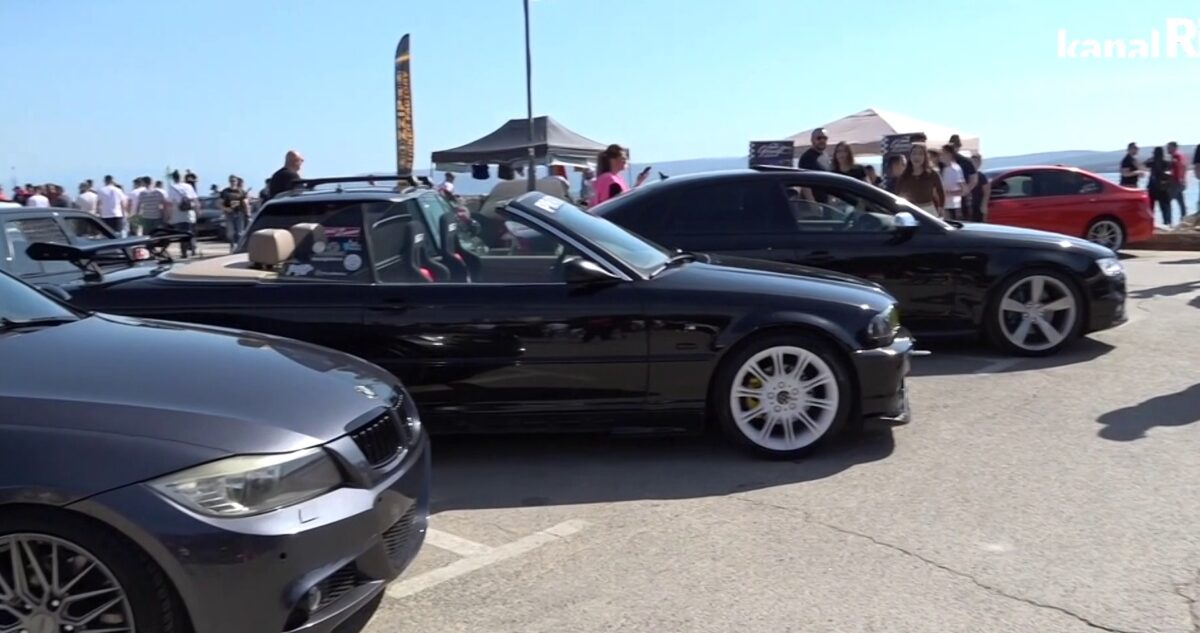 Atraktivni automobili izazvali pažnju u Crikvenici