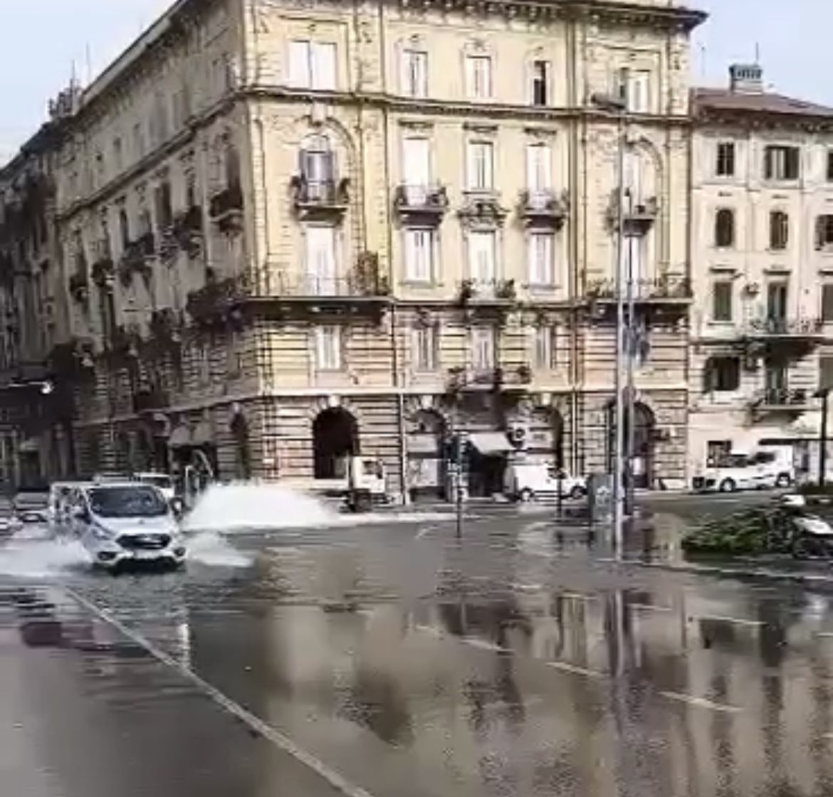 Centar Rijeke jutros je bio bez vode: Prilikom radova pikamerom probijena cijev
