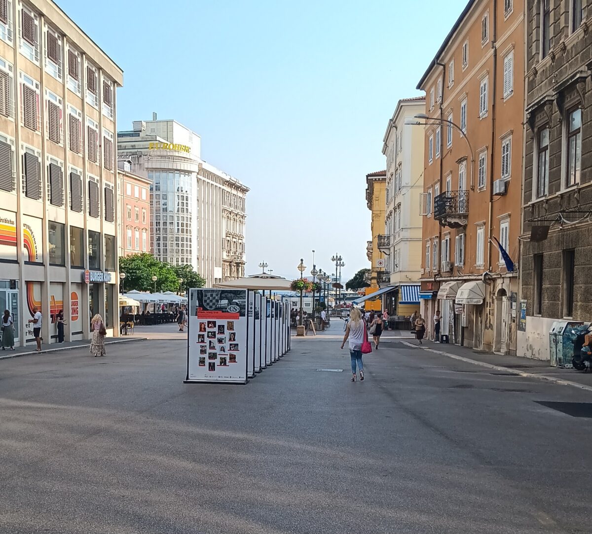 Izložba “Dragi Česi, šaljemo pozdrav iz Hrvatske” na Trgu 128. brigade HV