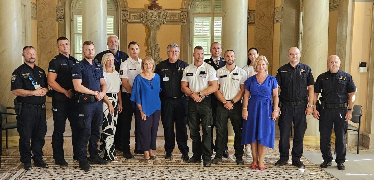 Sedam stranih policajaca na Kvarneru djeluje u projektu Sigurna turistička destinacija