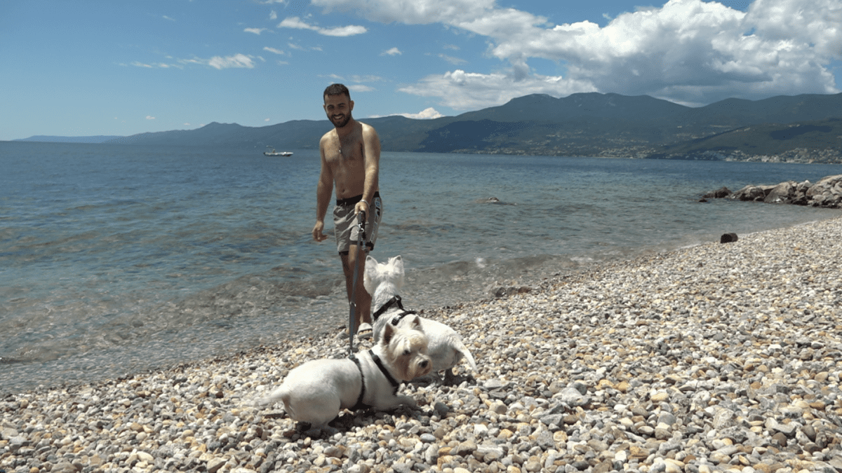 Vau, vau na svim jezicima: Posjetili smo plažu za pse na Kantridi