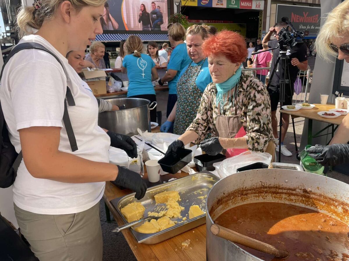 Riječki kuhari kuhaju za beskućnike: U subotu dođite na marendu na Korzo