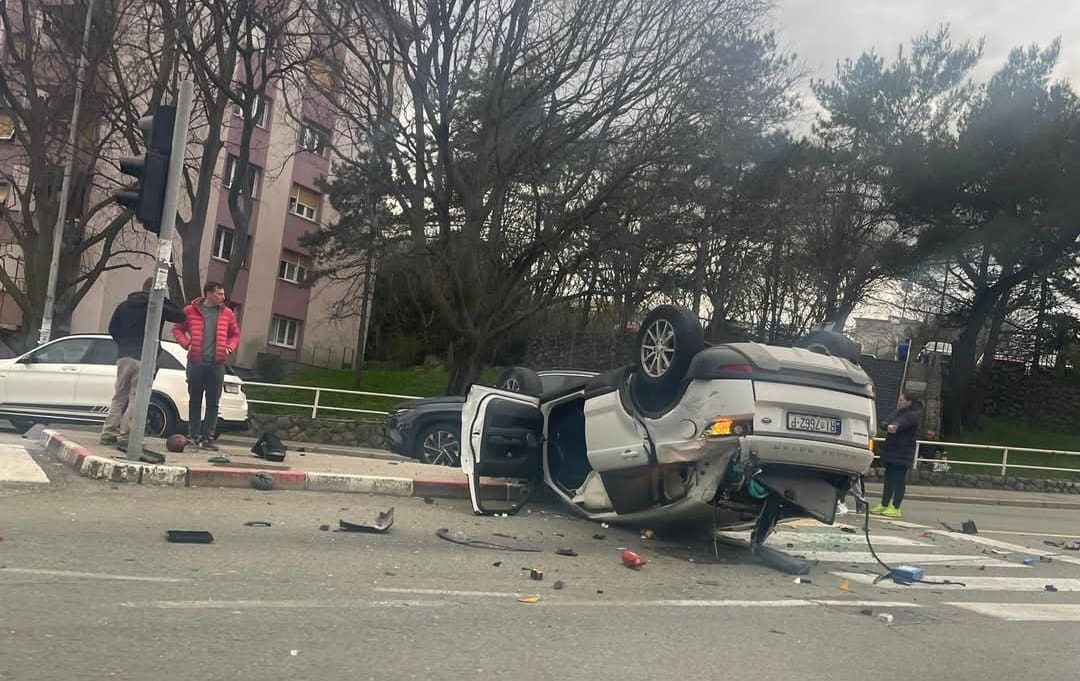 U teškoj prometnoj nesreći  na Turniću sudjelovalo više automobila