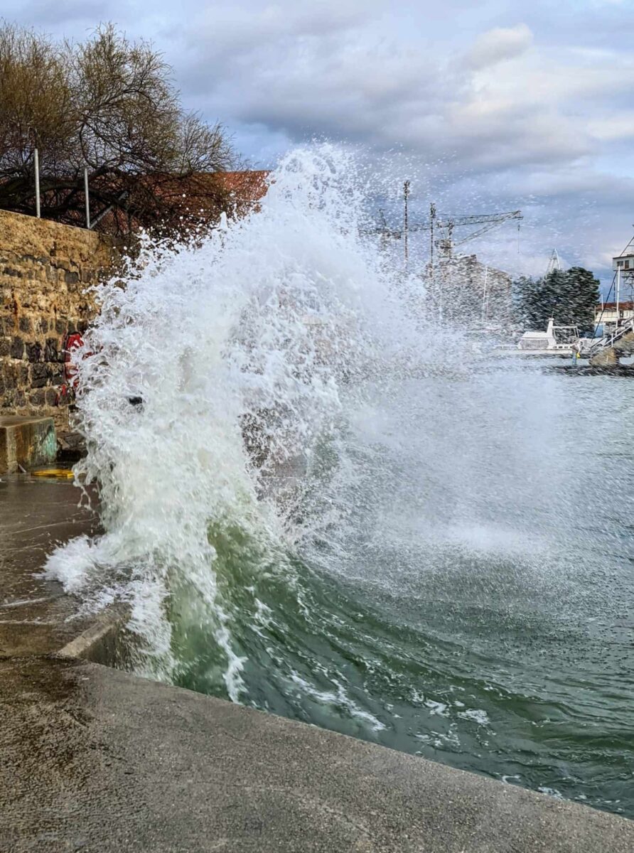 Vrijeme za vikend: Obilna kiša i pljuskovi, moguć i snijeg