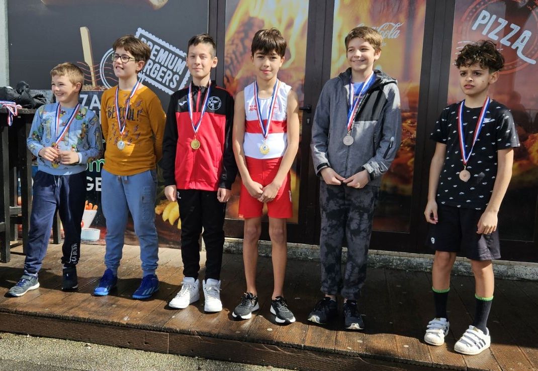 Uspjeh mladih riječkih veslačka u Puli