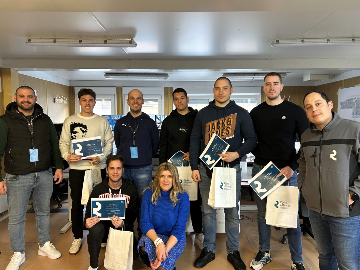 Studenti Pomorskog fakulteta u Rijeci natjecali se na simulatoru dizalica na Rijeka Gateway terminalu