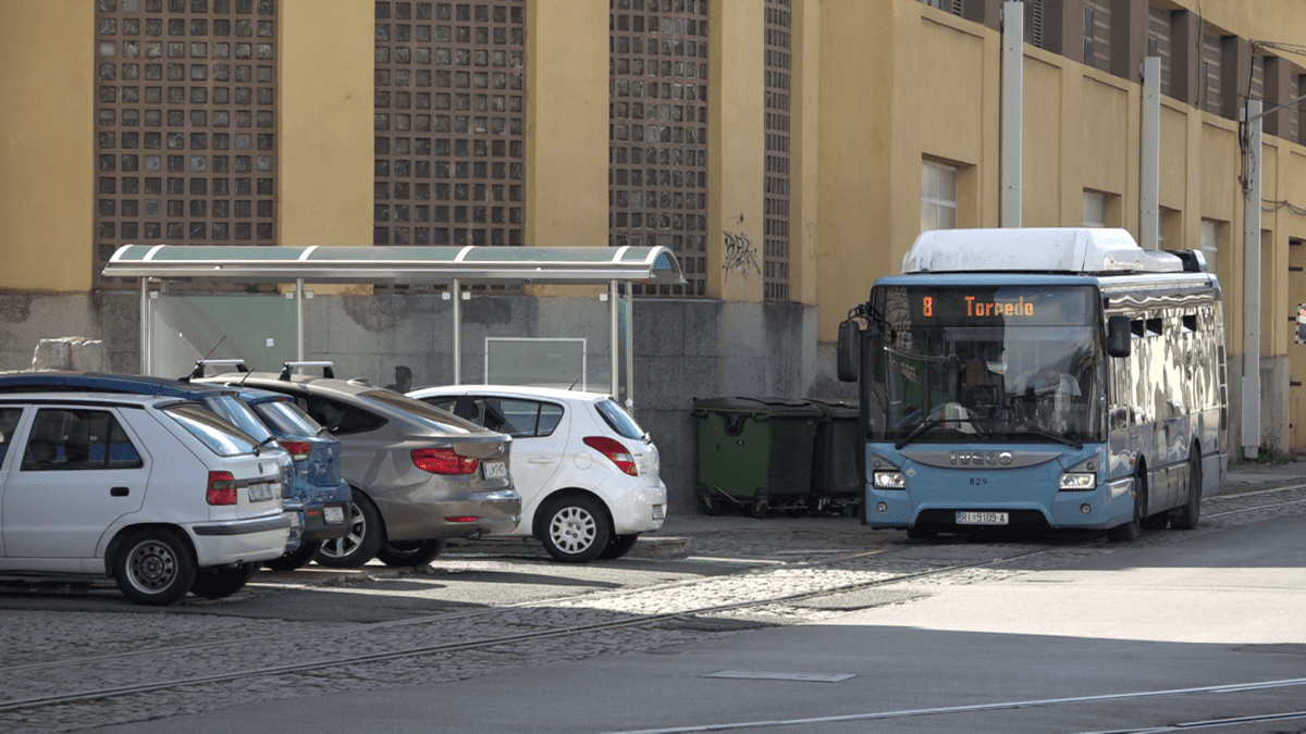 Za 2 eura na dan parking u Baračevoj ulici i prijevoz autobusom do grada