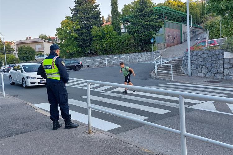U prometnoj nesreći na području Viškova ozlijeđeno je dijete