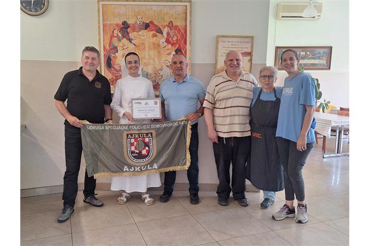 USPDR ”Ajkula” uručila donaciju Kući utočišta sestara milosrdnica