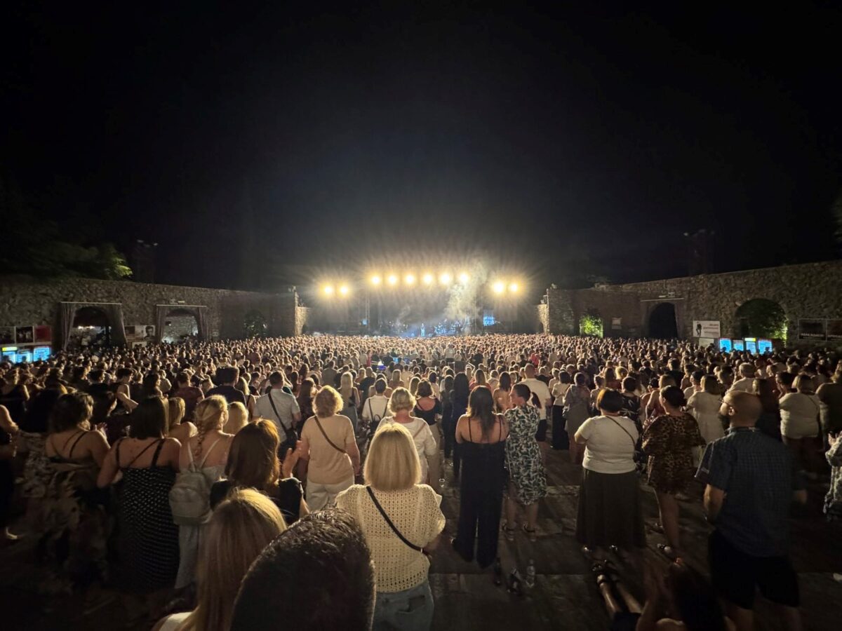 Željko Joksimović priredio spektakl na Ljetnoj pozornici