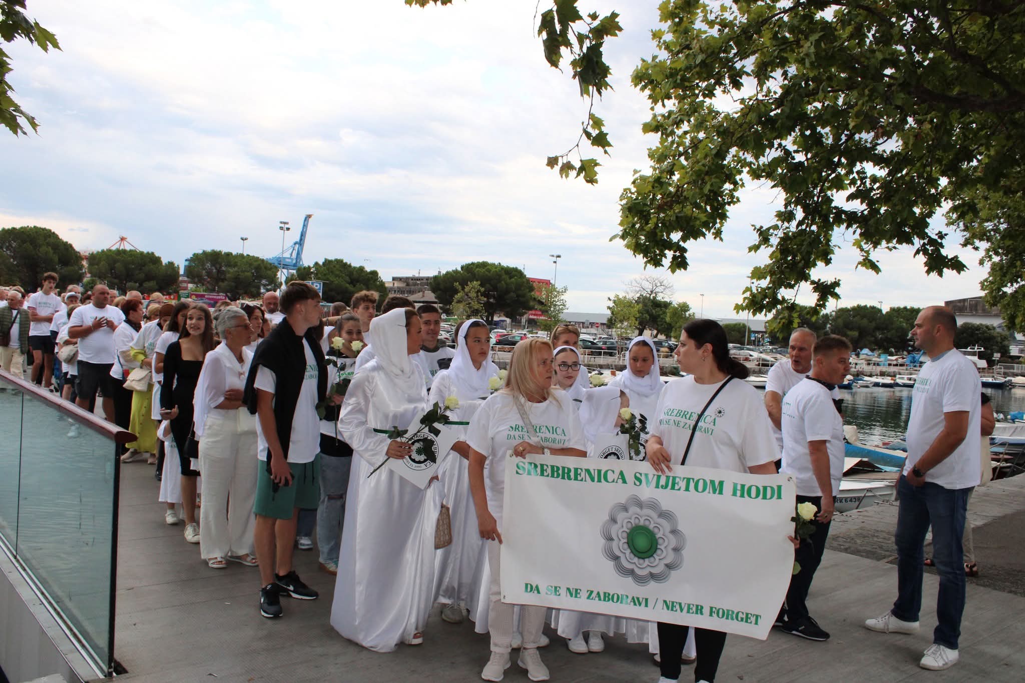 U Rijeci održan mimohod sjećanja na žrtve Srebrenice