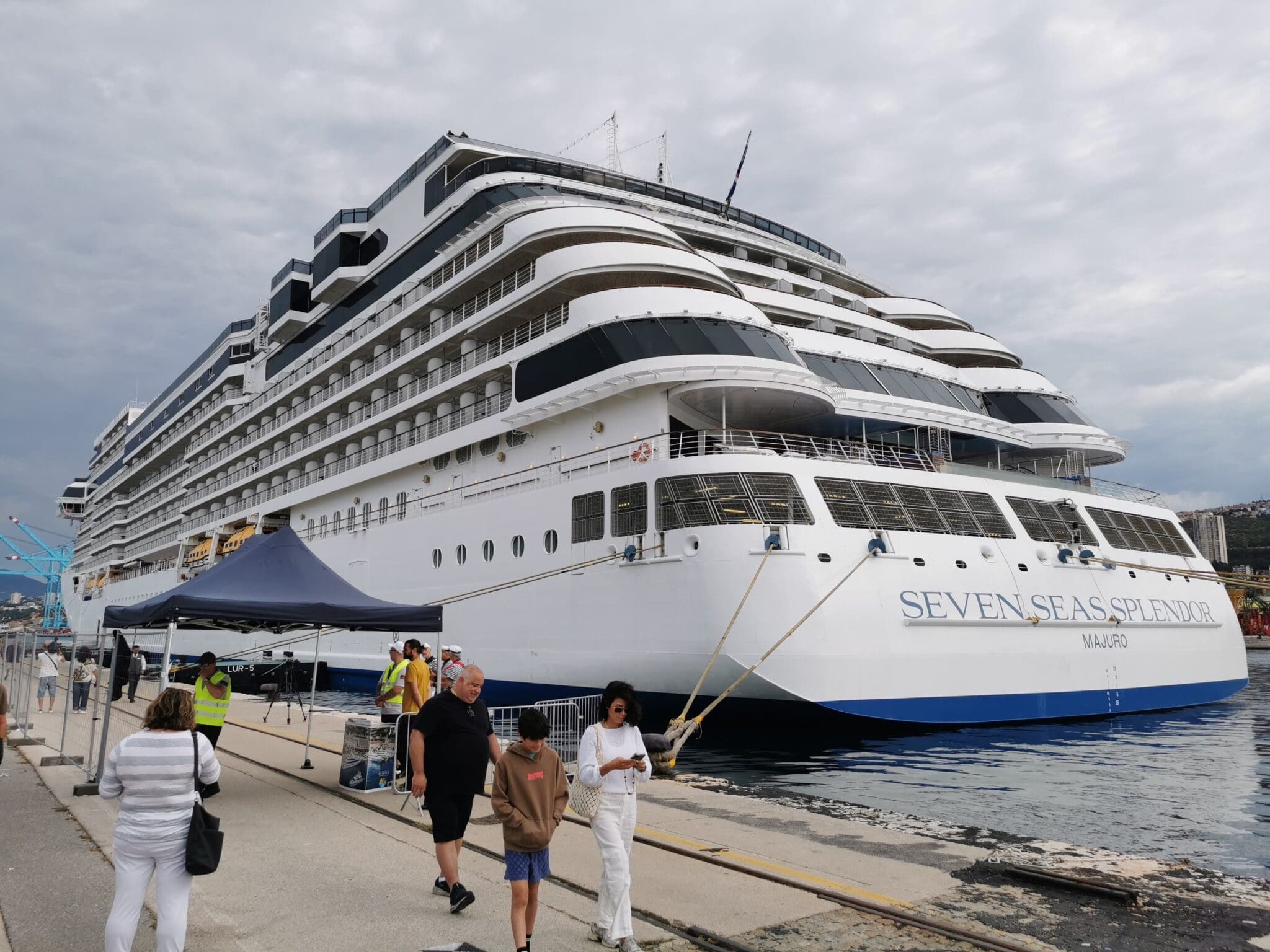 U Rijeku stigao kruzer Seven Seas Splendor