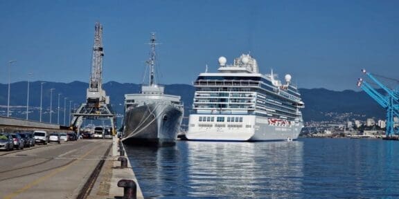 Kruzer Allura uplovio s 1.130 putnika i 780 članova posade