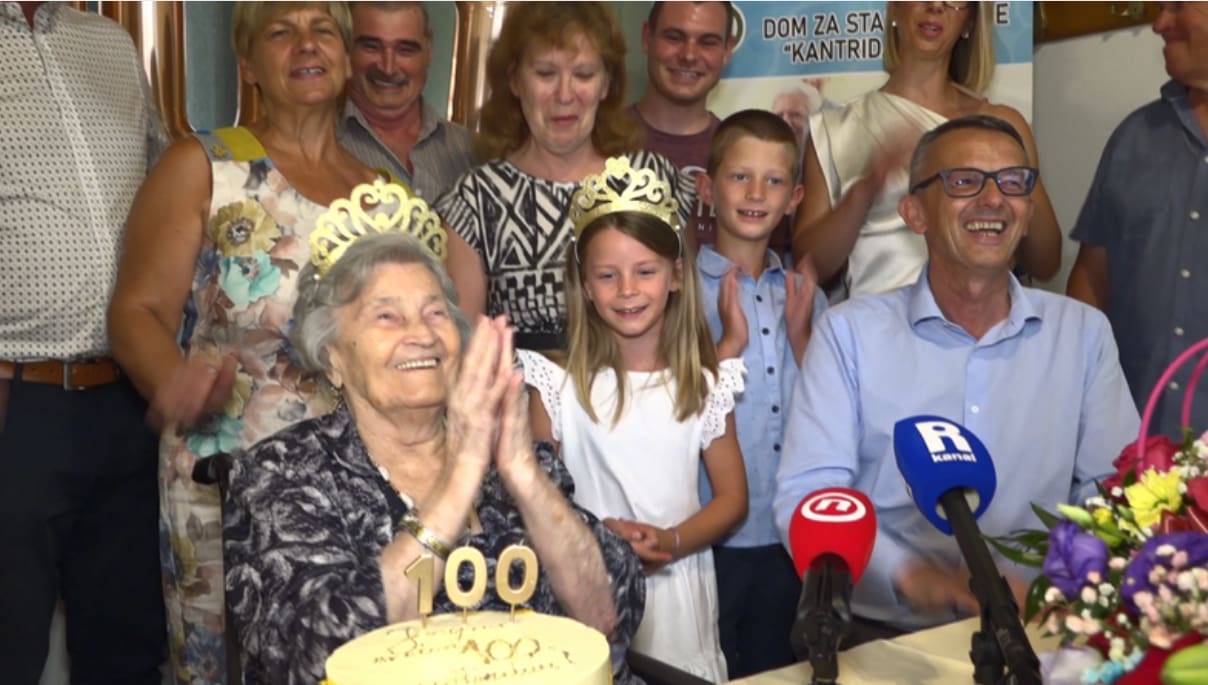 Josipa Turk proslavila stoti rođendan, ima poruku za mlade: Popijte koju rakijicu