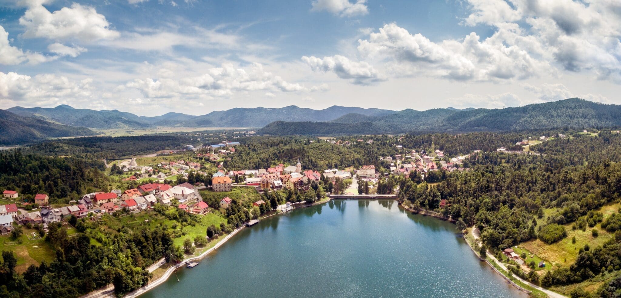 Nova era JazzEre: Radojka Šverko i Tajči gostuju na Ljetnom vokalnom kampu u općini Fužine