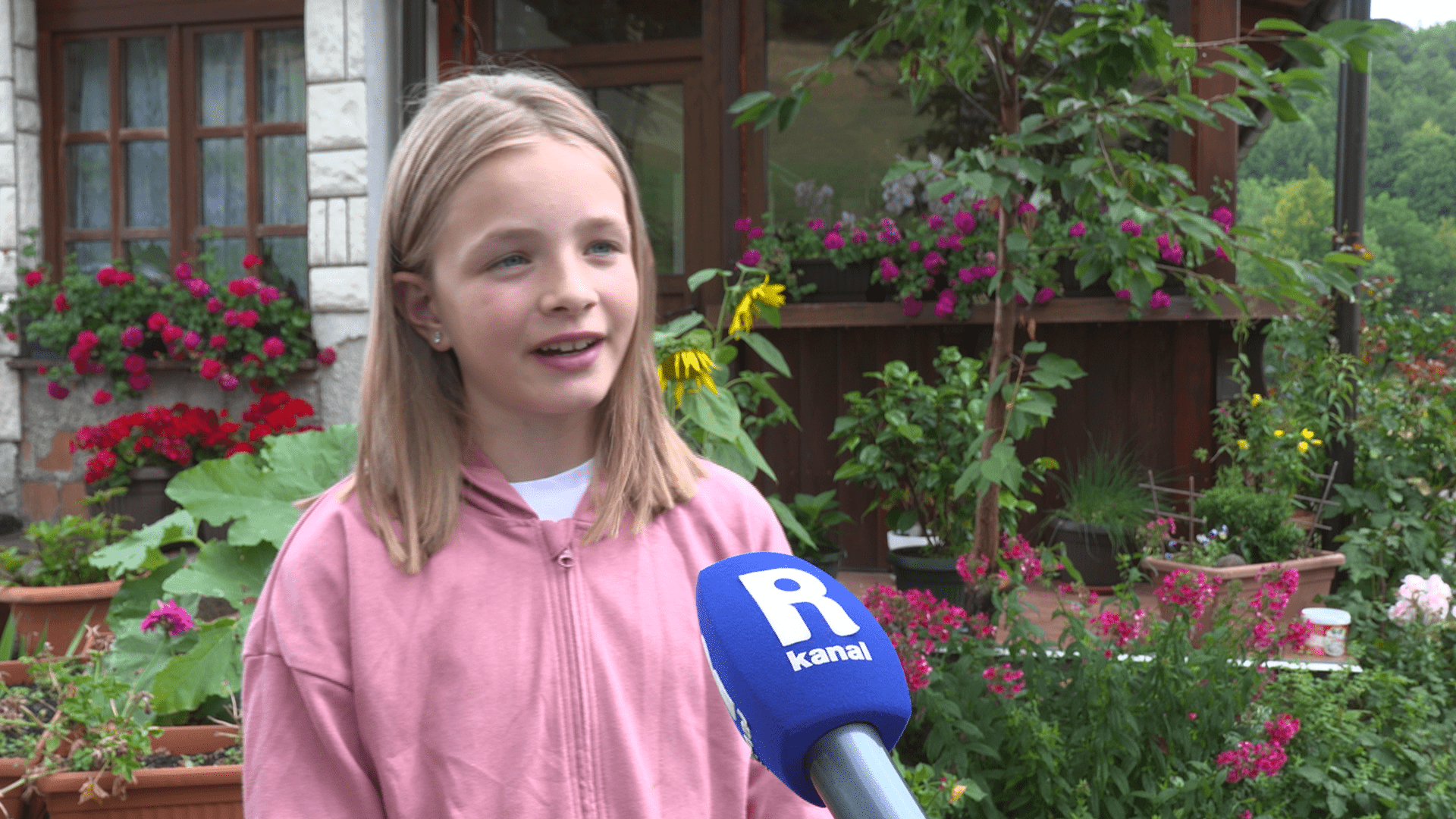 Ema (11) najmlađa je stanovnica Begovog Razdolja u kojem živi 40-tak osoba