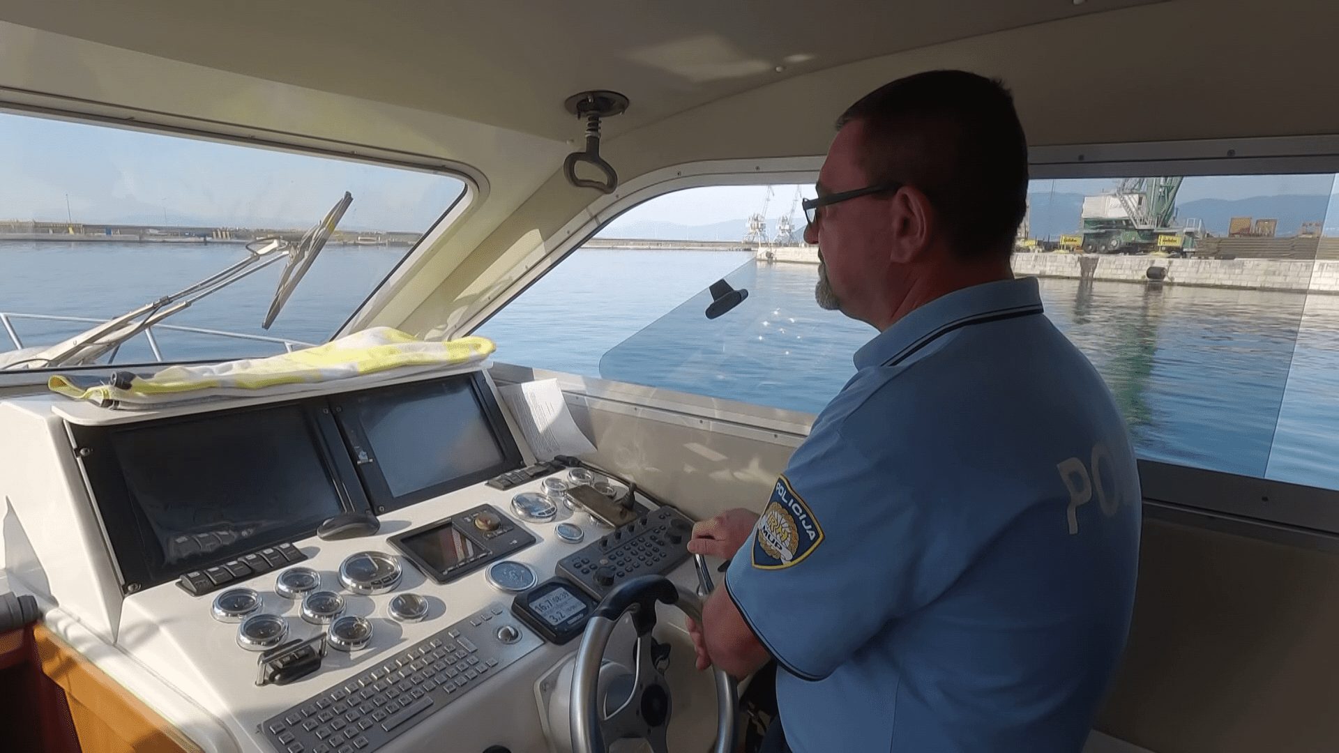 Pomorska policija spasila dijete na luftiću koje je odnijelo more