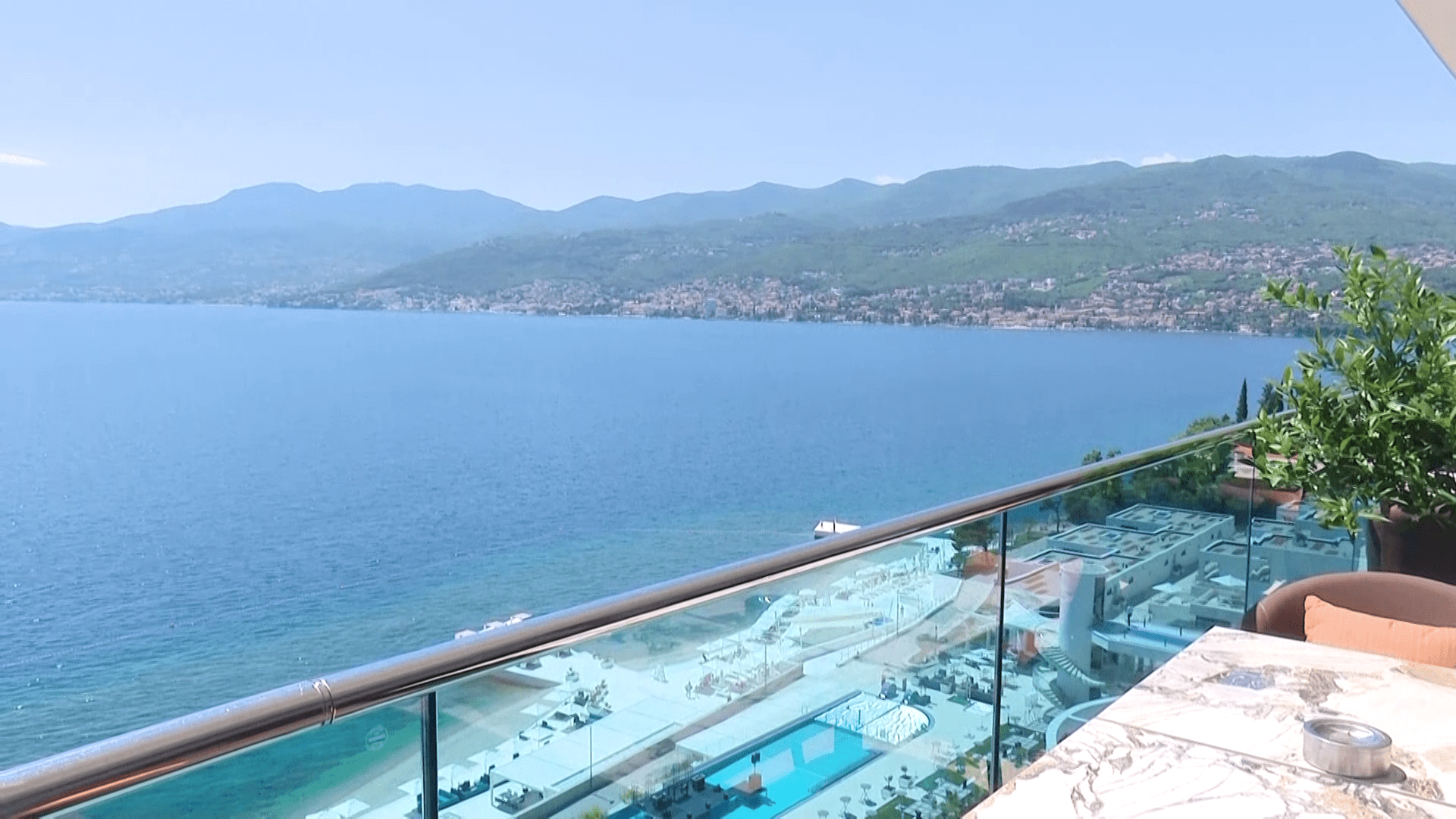 Neprihvatljivo ograđivanje plaže ispred Hiltona: Saborski zastupnik traži hitnu reakciju institucija