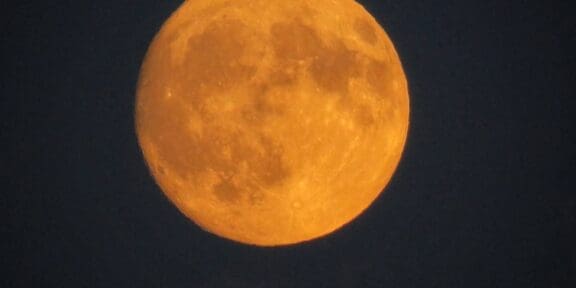 Potpuna pomrčina mjeseca u nedjelju