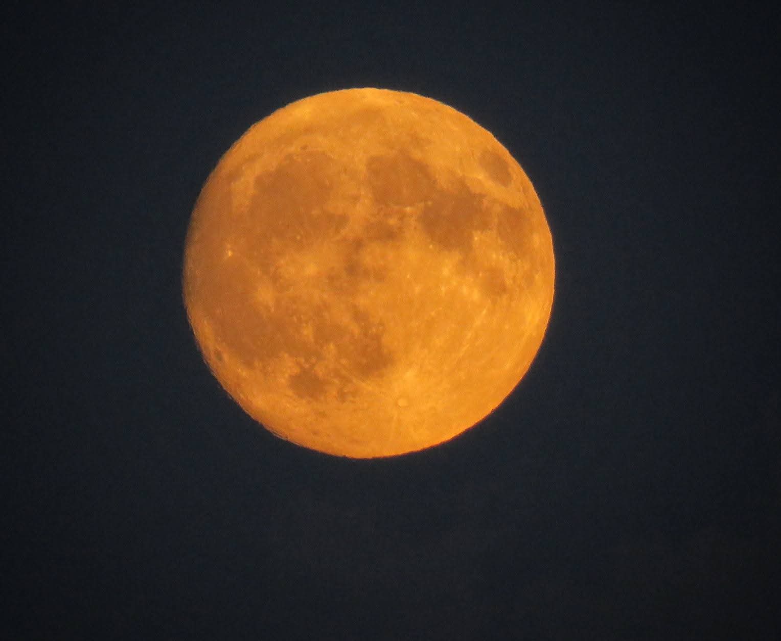 Potpuna pomrčina mjeseca u nedjelju