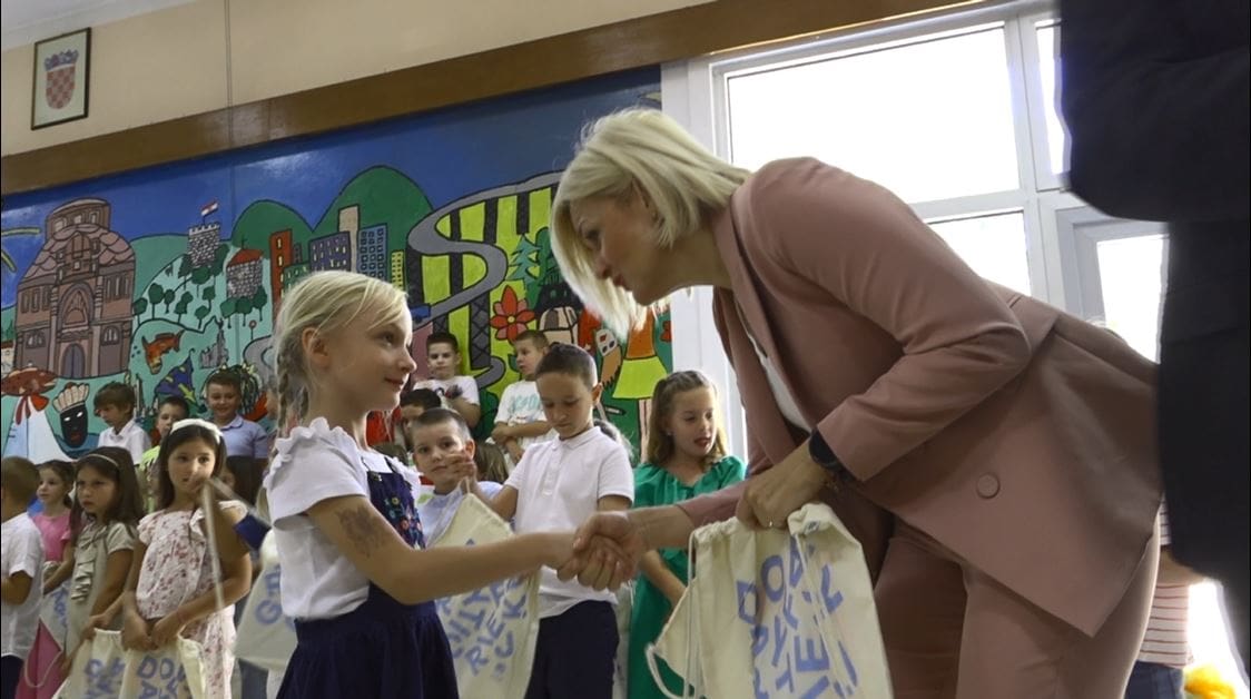 Povratak u školske klupe: Gradonačelnica Rinčić obišla prvašiće