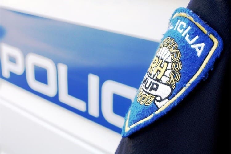 Policija spriječila odlazak školaraca iz Hreljina neispravnim autobusom na izlet