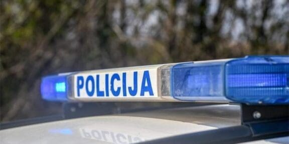 Riječki pomorski policajci spasili iz mora još jednog utopljenika