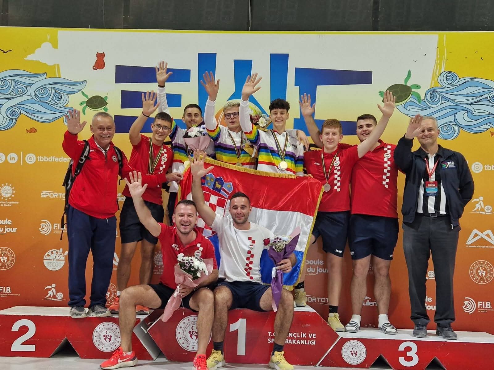 Dva zlata, tri srebra i jedna bronca za mlade hrvatske boćare
