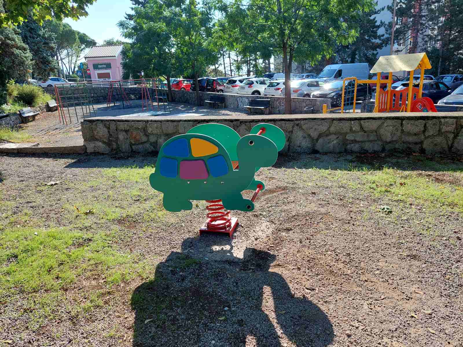 Zametskim dječjim parkovima donirano 11 novih igrala!