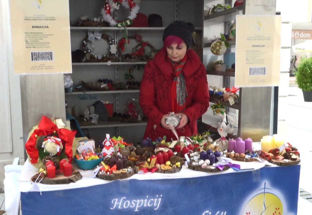 Rijeka se priprema za Advent, u subotu se pale lampice i prva adventska svijeća