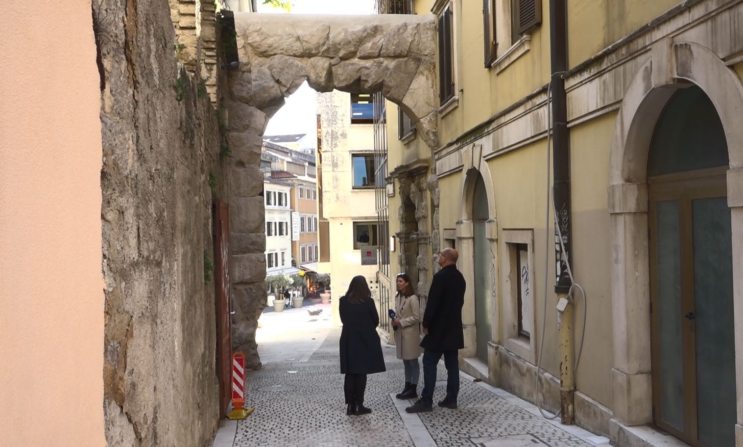 Rimski luk: Konzervatori osuđuju huškačko ponašanje, Lista za Rijeku traži stručnu reviziju